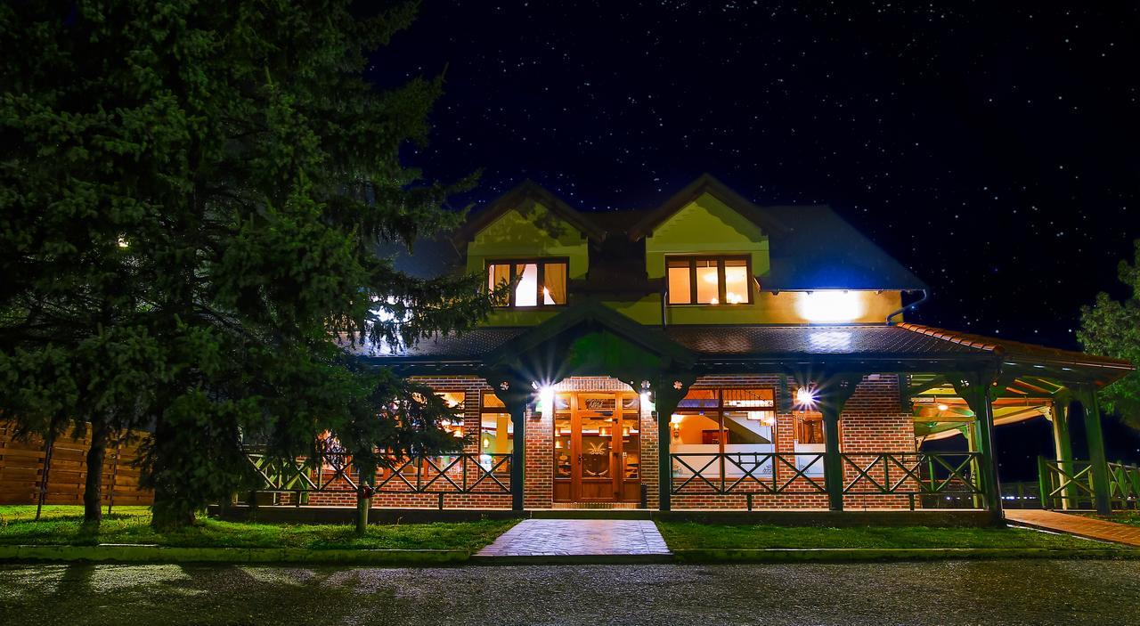 Hotel Moja Carda Temerin エクステリア 写真