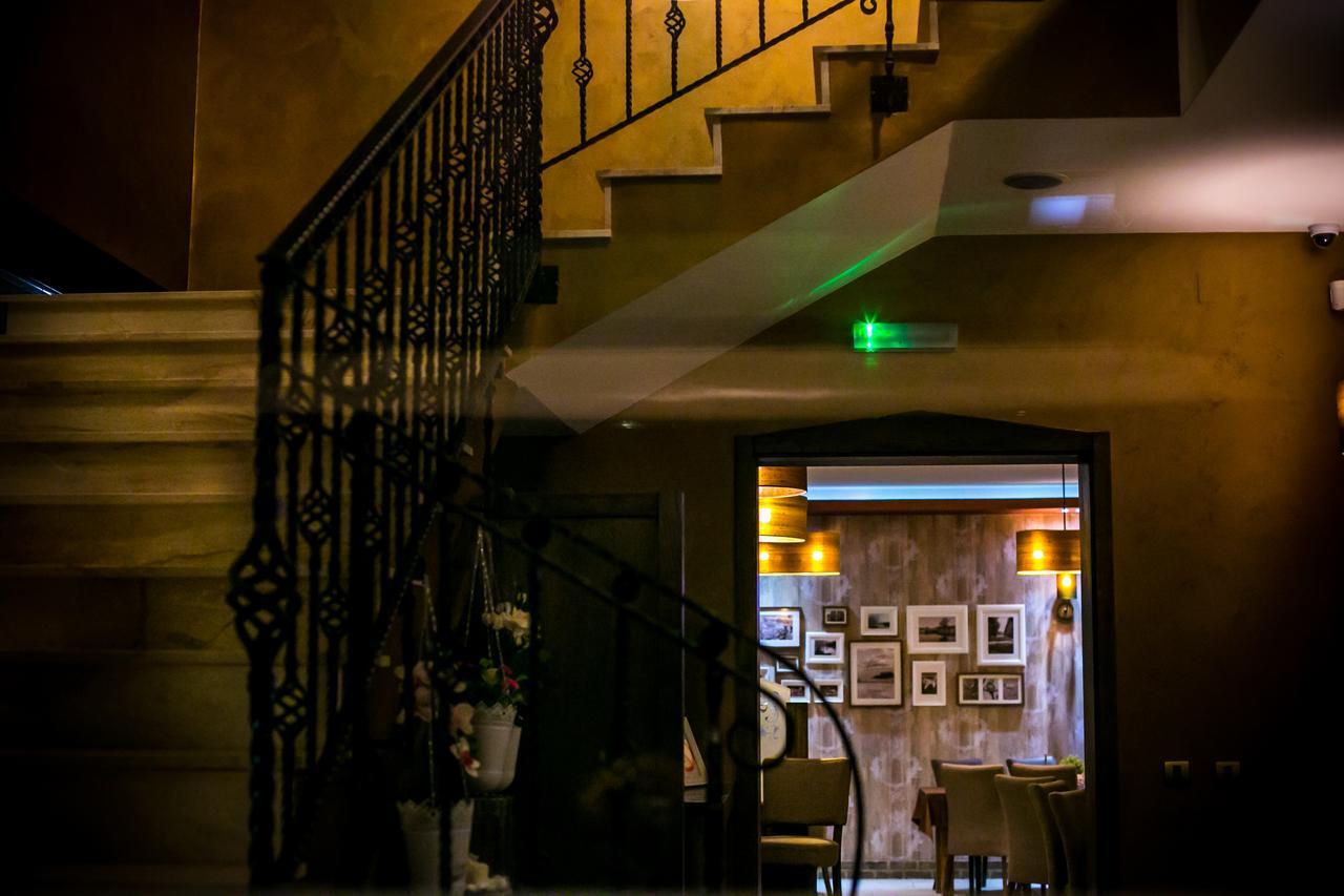 Hotel Moja Carda Temerin エクステリア 写真