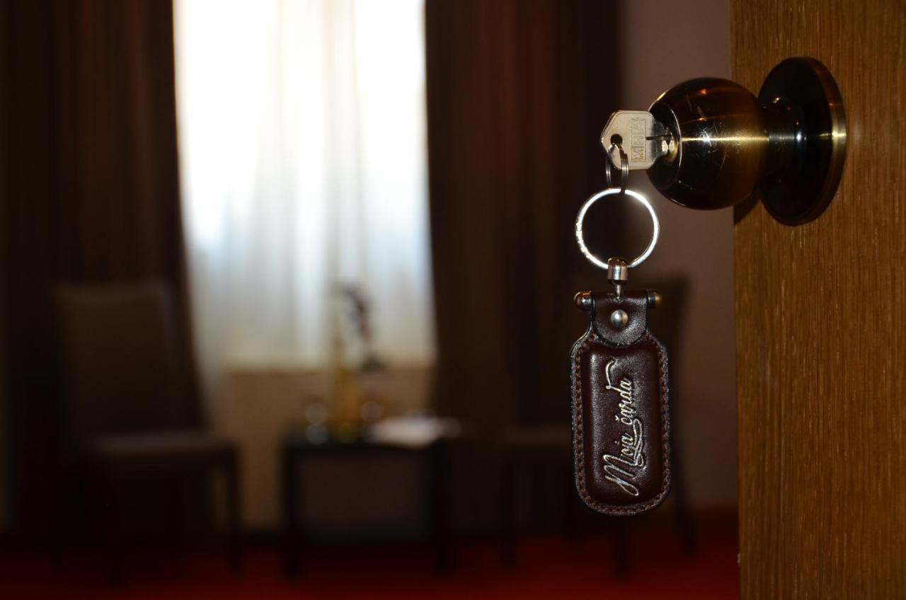 Hotel Moja Carda Temerin エクステリア 写真